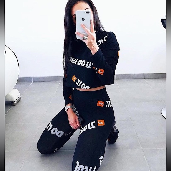 NWT Nike Cropped long sleeve multicolored size XS - Picture 2 of 7